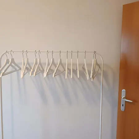 Schoene In S-bahn-naehe * Vierkirchen